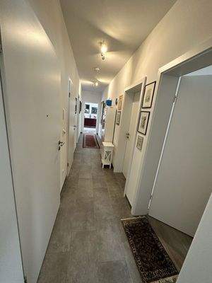 Flur (Bsp. möbliert)