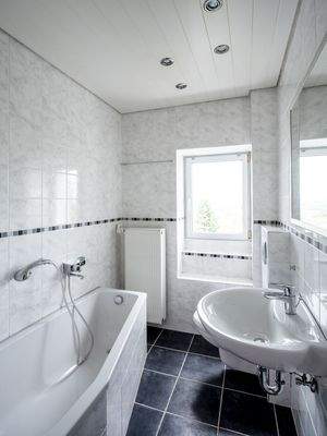 DS055806 Dachgeschoss Wannenbad.jpg