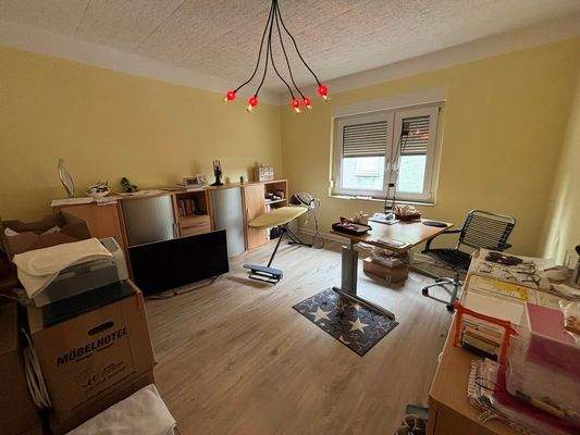 Schlafzimmer erstes OG Haus in Fröndenberg.jpg