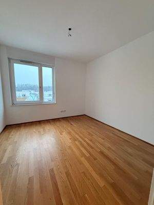 Leeres Zimmer mit Holzboden