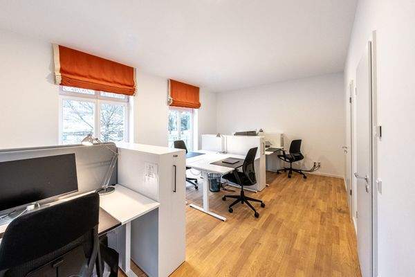 Helle Arbeitsplätze