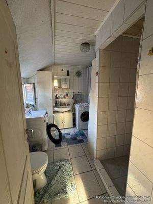 Tageslichtbad mit Dusche 