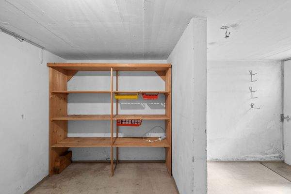 Weitere Lagerfläche im Keller