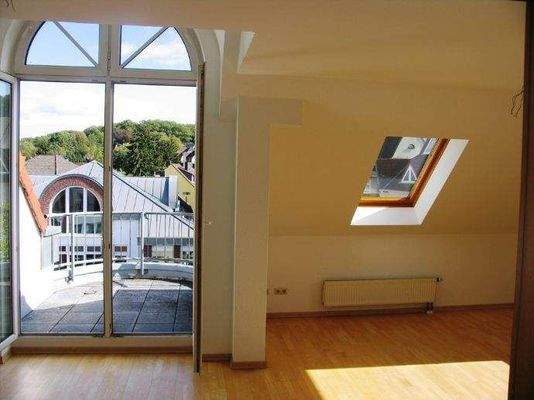 Wohnbereich + Balkon