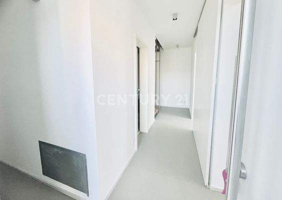 Willkommen! Treten Sie ein und entdecken Sie Ihr Zuhause!