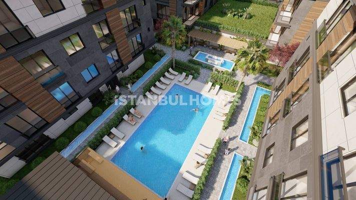 Luxury Flats with Pool, Gym and Parking in Beylikdüzü