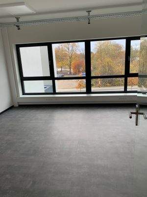 2 OG links Büro 1.jpg