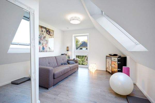 Helles Gäste- oder Sportzimmer