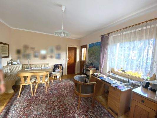 Erdgeschoss: Schlaf-/ Arbeitszimmer mit Terrassenaustritt