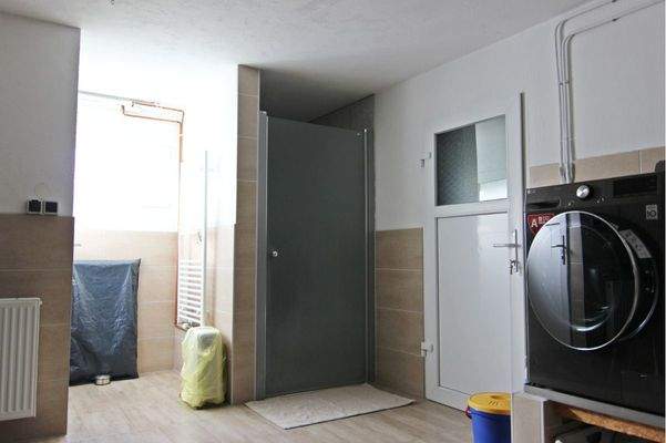 Keller mit Dusche und WC