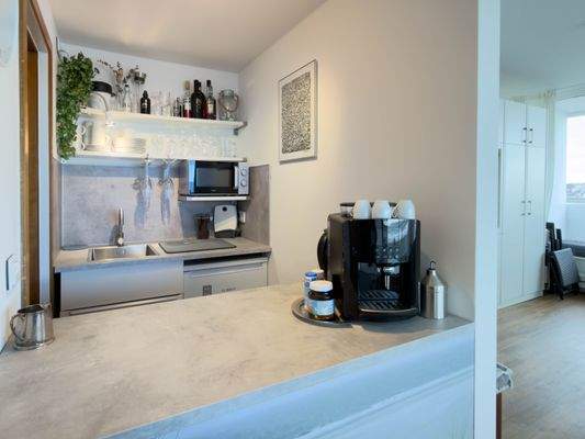 Pantryküche und Eingangsbereich 