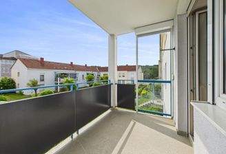 CAM04191G0-PR0038-STILL008