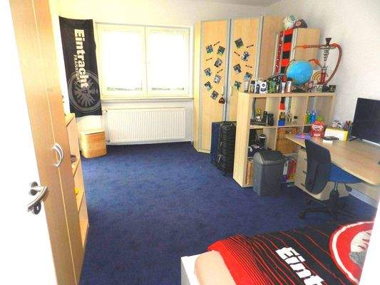 2. KinderZi / 1. OG (beide mit Zugang zum Balkon)