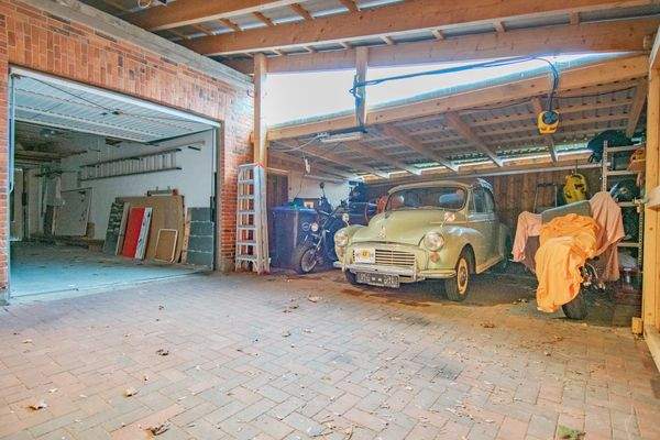 Lagerfläche und Carport 