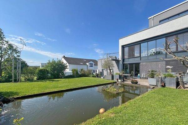 Schön angelegter Garten