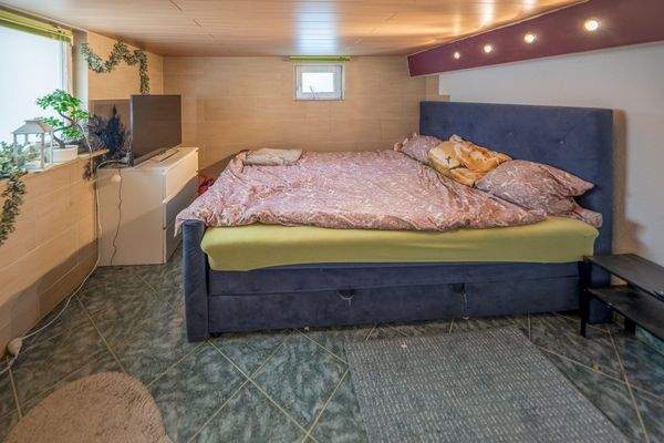Schlafzimmer im Keller
