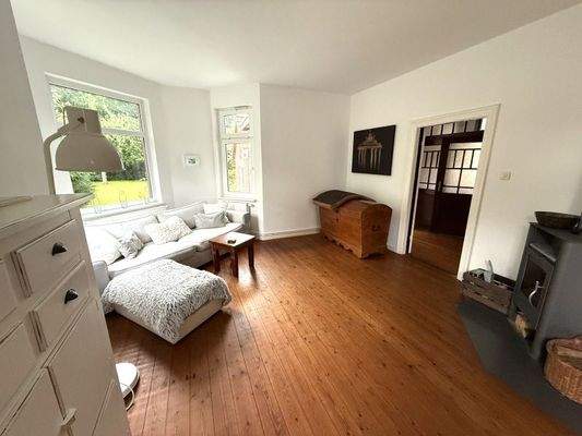 Wohnzimmer mit Innenkamin