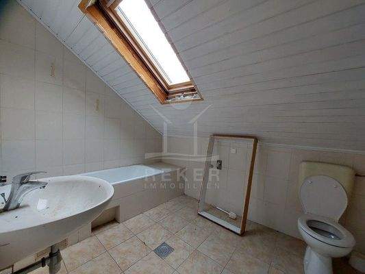 Badezimmer mit Badewanne