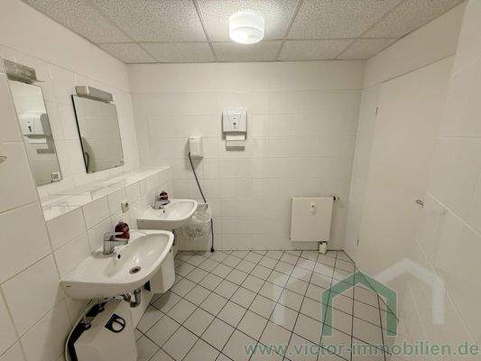 Sanitärbereich (Abb. 2)