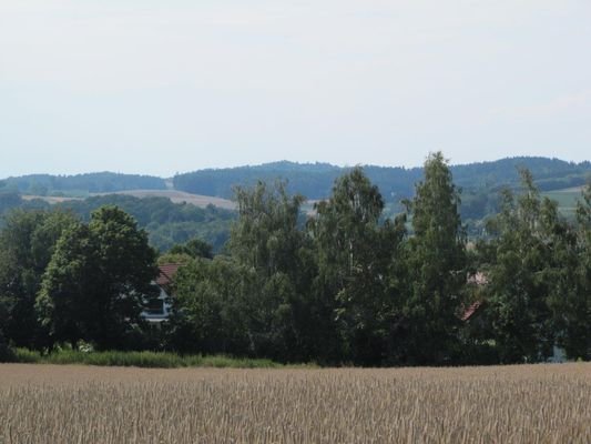 Blick über Siedlung in die Landschaft