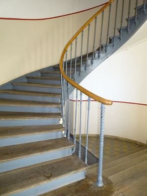 breite Eichentreppen