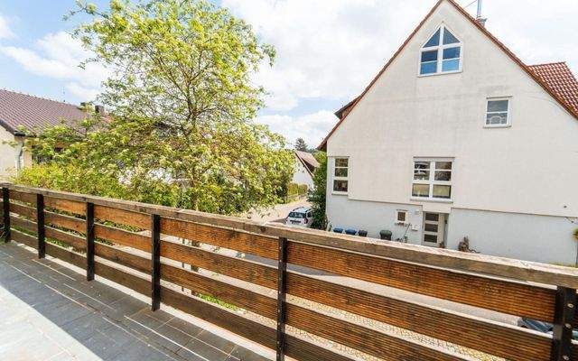 WG Zimmermöbliert mieten Weilimschönbuch Böblingen Tübingen  Balkon.jpeg