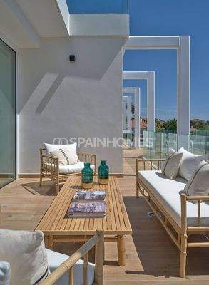 Quality Villas with Sea Views in Marbella's Prime Location