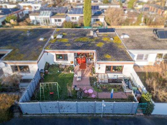 Luftbild mit Blick in den Garten