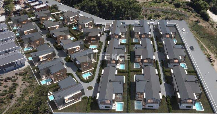 Villas with Private Pools in a Complex in Döşemealtı Antalya