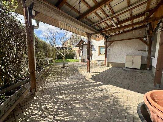 Innenhof mit Überdachung