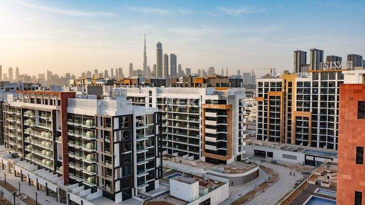 Apartments with a Crystal Lagoon in a Complex in Dubai Meydan