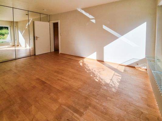 Schlafzimmer mit Einbauschrank