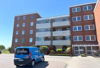 Ansicht vorne Gesamtgebäude.jpg