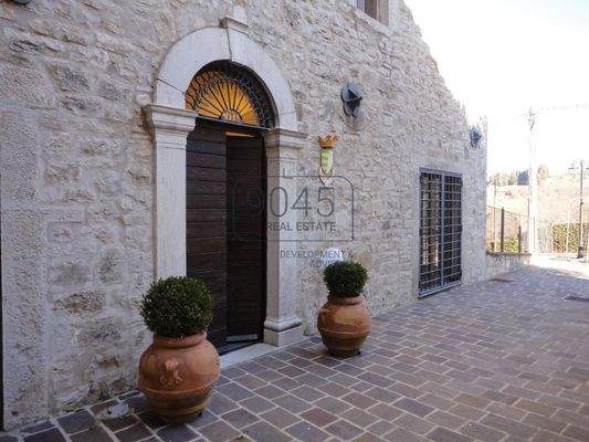 Historisches 4-Sterne-Schlosshotel mit 16 Apartments und 65 Betten - Umbrien