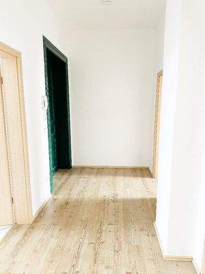 Flurbereich mit Blick zur Wohnungseingangstür