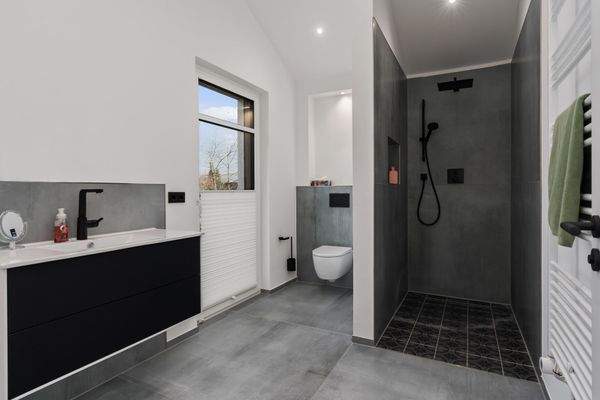 Badezimmer im Dachgeschoss (7,49m²)