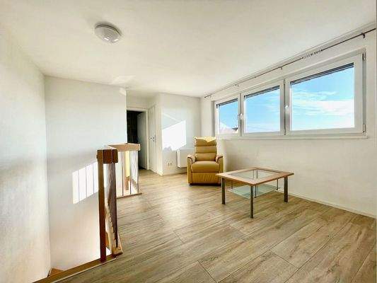 geräumige Diele im OG