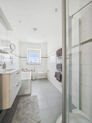 Bad (3-Raum-Maisonettewohnung, Haus Nr. 5)