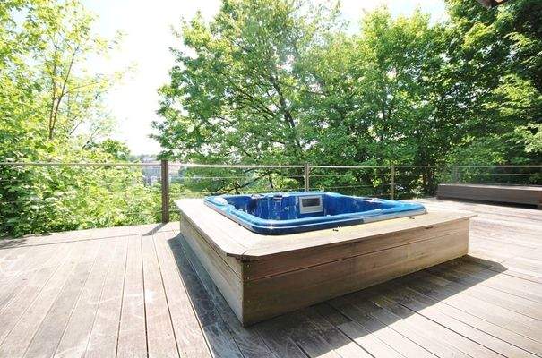 Terrasse mit Whirlpool