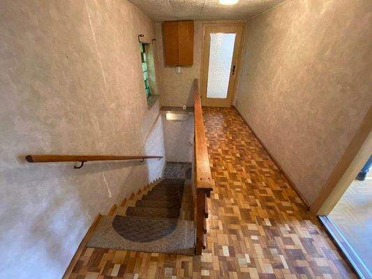 Diele im 1. OG Richtung Wohnzimmer.jpg