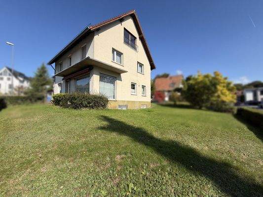 Außenansicht, schöner Garten