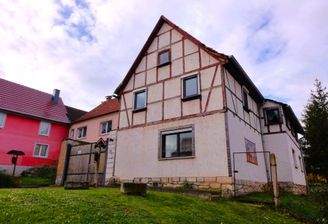 1 - Frontansicht Haus.jpg