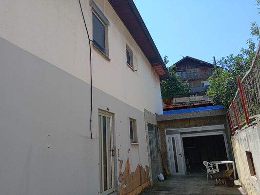 Erdgeschoss mit LKW Garage