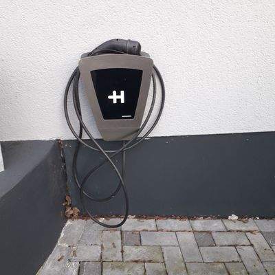 Aber hier nochmal ein Extra : Eine E-Ladestation