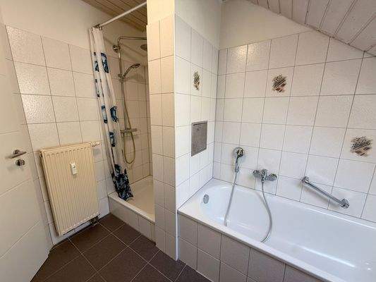 Modernes Badezimmer