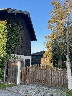 05 Nordfassade mit Longierhalle.jpg