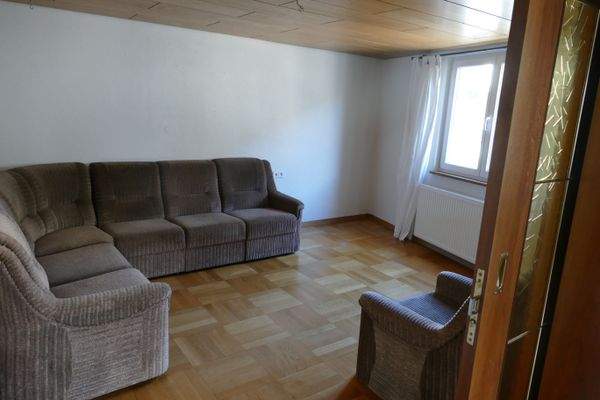 Wohnen Nebenzimmer mit Schiebetüre.JPG