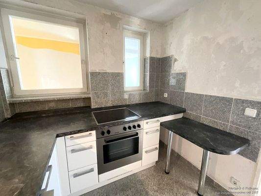 mit Einbauküche (im Preis enthalten) 