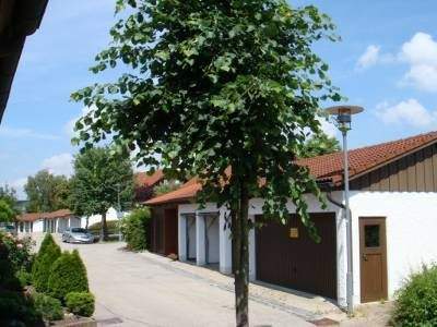 öffentliche Zufahrt zum Anwese