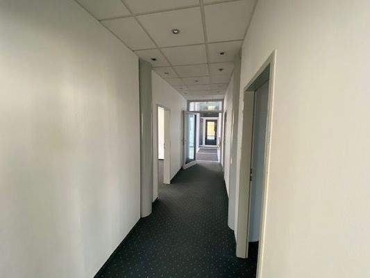 Flur Büro linke Seite